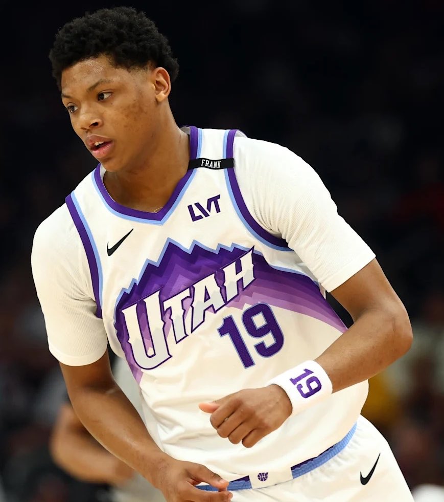 esidery's tweet photo. In the past year, the Jazz will have added three core pieces to vault them to immediate playoff contender status in 2026-27:

Jaren Jackson Jr.
Ace Bailey
Darryn Peterson

The aggressive JJJ trade along with landing lottery luck today has changed their long-term view immediately. https://t.co/YDvhNDTjdI