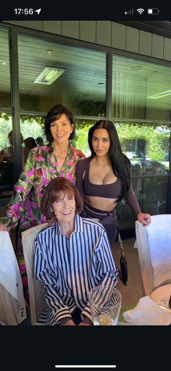 Khloé's girl tweet media