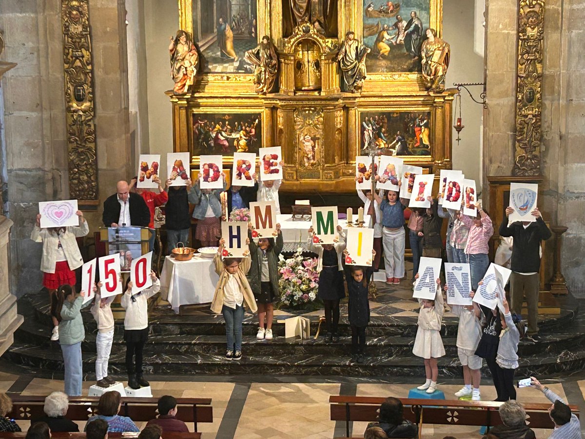 nscovadonga's tweet photo. Acción de gracias #graciasfamiliasporconfiar
#adelantesiempreadelante https://t.co/WQfa0lmGMl
