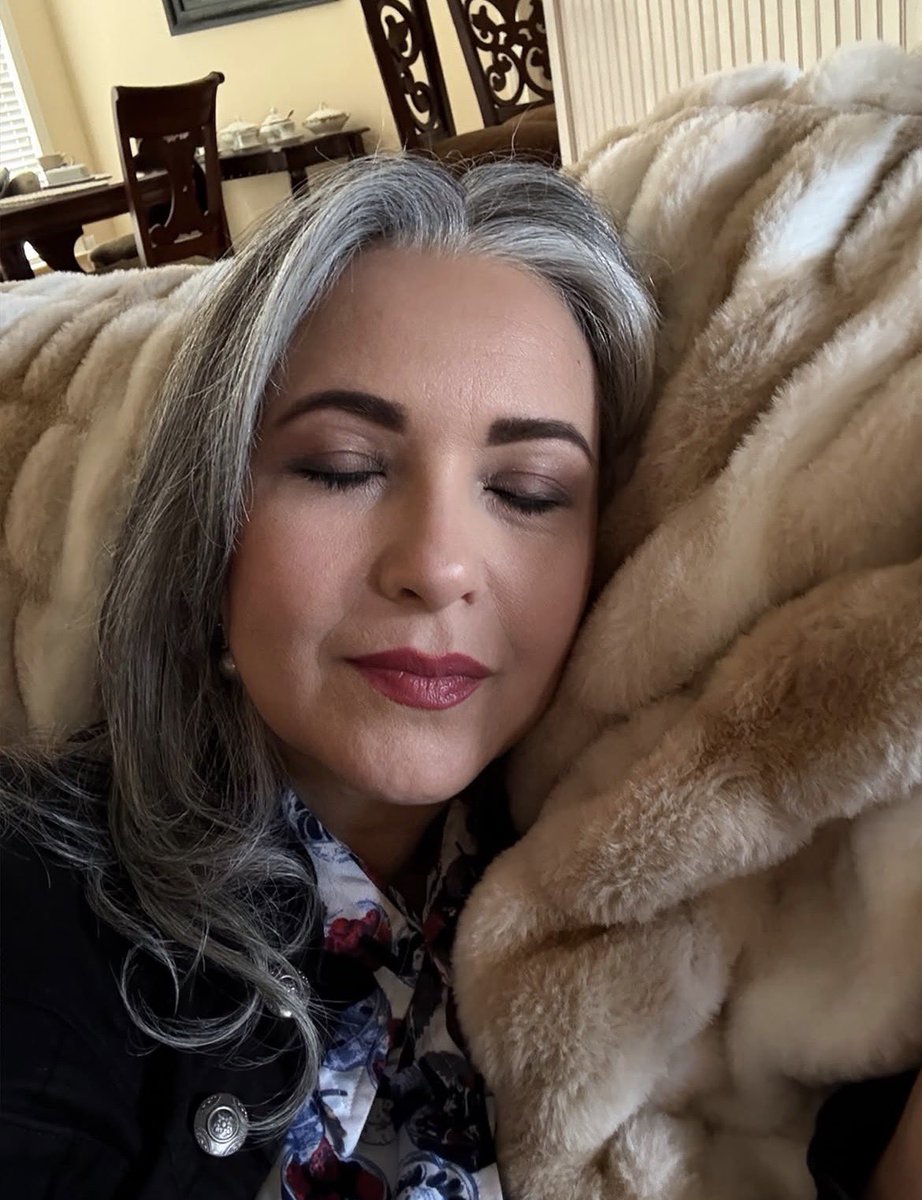 452489170D's tweet photo. Mother's Day Sale! Don't miss it!
Amazing!!
I'm in love!!
| Love it!! So soft, so beautiful, so stylish!!
Now you can get 60 percent off on all full price items!!
Free shipping on US orders on orders over 100 dollars.
(Contiguous Estates only)
Don't forget to use my code: Elisang https://t.co/vd8hra0Sis