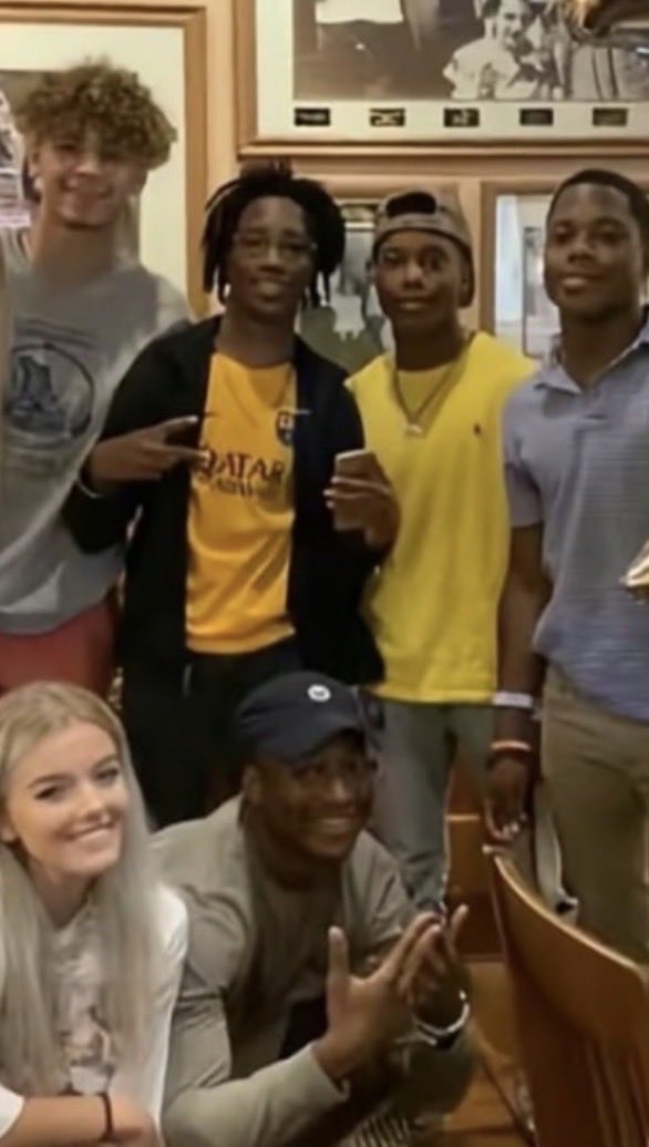 HackneyBurhn's tweet photo. @lxlvsh0t It’s funny seeing these guys act tuff😂😂😂 https://t.co/Gtc0mlNds3