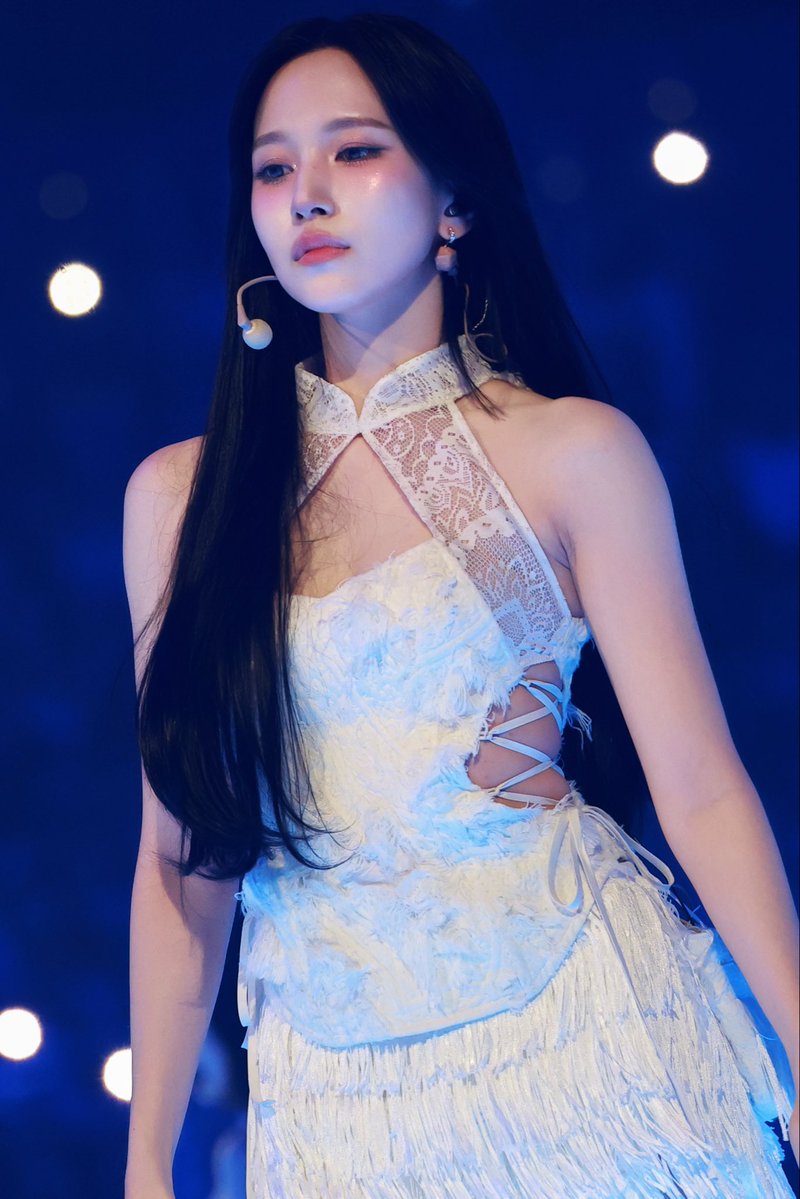 hourly mina ♡ tweet media
