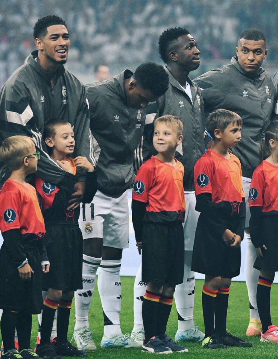 FCB World tweet media