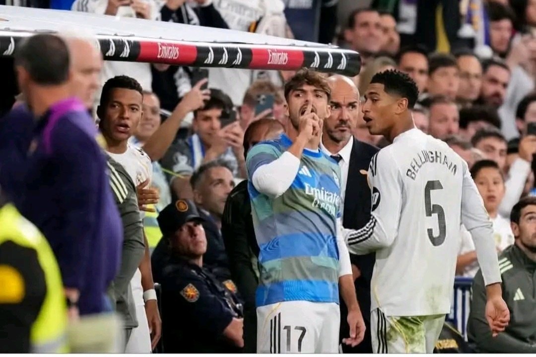 Insiderfcb21's tweet photo. 😂😂😂😂😂😂😂😂😂😂😂😂

@realmadrid https://t.co/msusIVHZHc