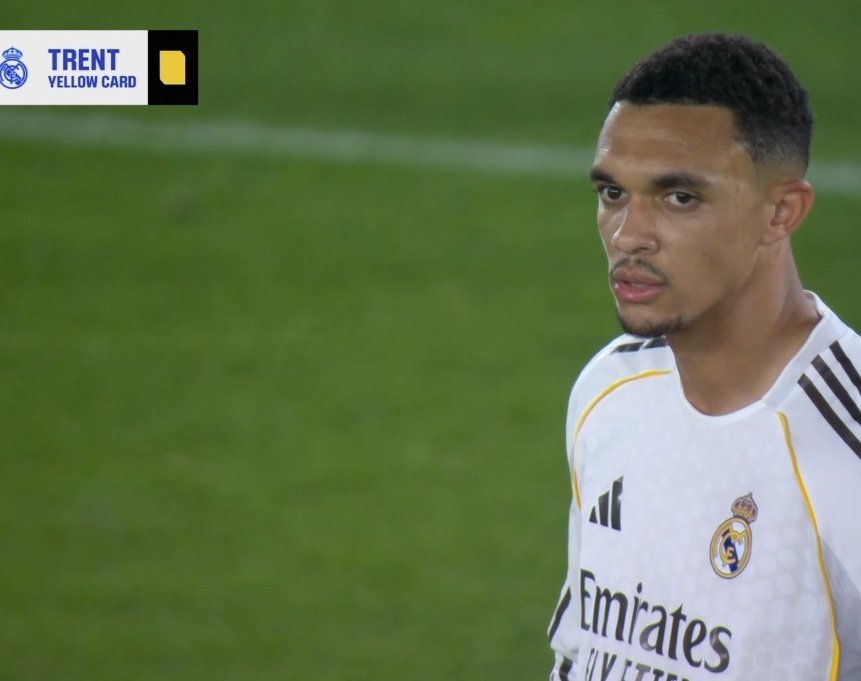 Su primer clásico y...

- Fue el único que dio la cara

- Casi lo matan a patadas 

- Tumbó al Fake Brazilian

- No necesitó a Valverde para defender la banda

- Los retrasados de sus compañeros desperdiciaron todas sus chances