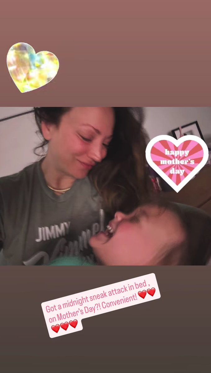 Kaley Cuoco tweet media