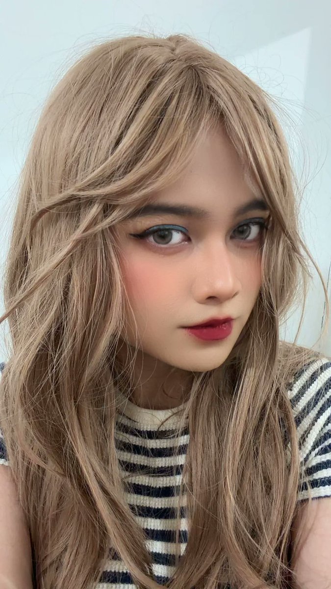 sissy clara tweet media