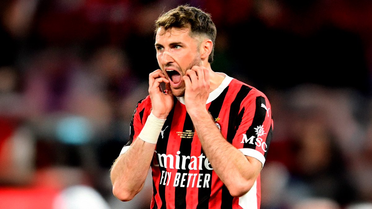 Santiago Giménez 🇲🇽

- Doesn’t have tattoos
- Doesn’t have crazy hairstyles
- Doesn’t have exotic Cars 
- Doesn’t have a Bad attitude
- Doesn’t have any controversies

✨ He's just simply shit at Football ⚽️