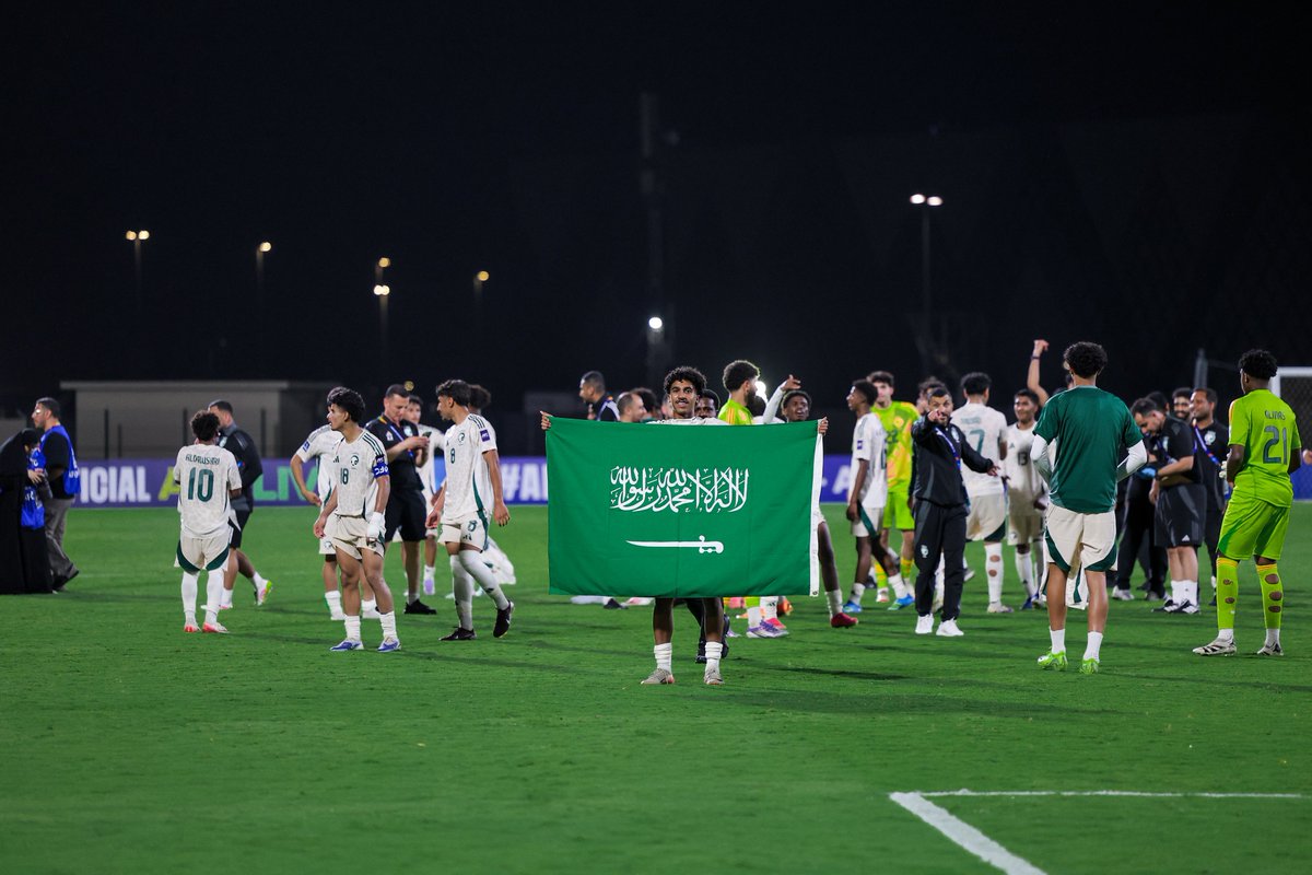 azoz_s6's tweet photo. #السعودية_تايلاند🦅 🇸🇦
#معاك_يالأخضر  #AFCU17 https://t.co/YJHBVDLLua