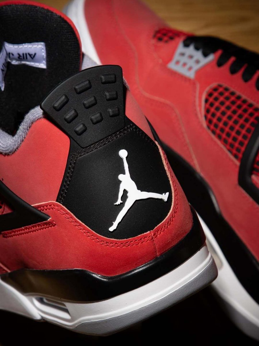 JustFreshKicks tweet media