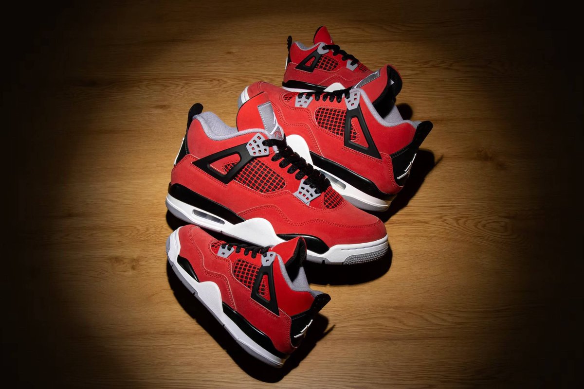 JustFreshKicks tweet media