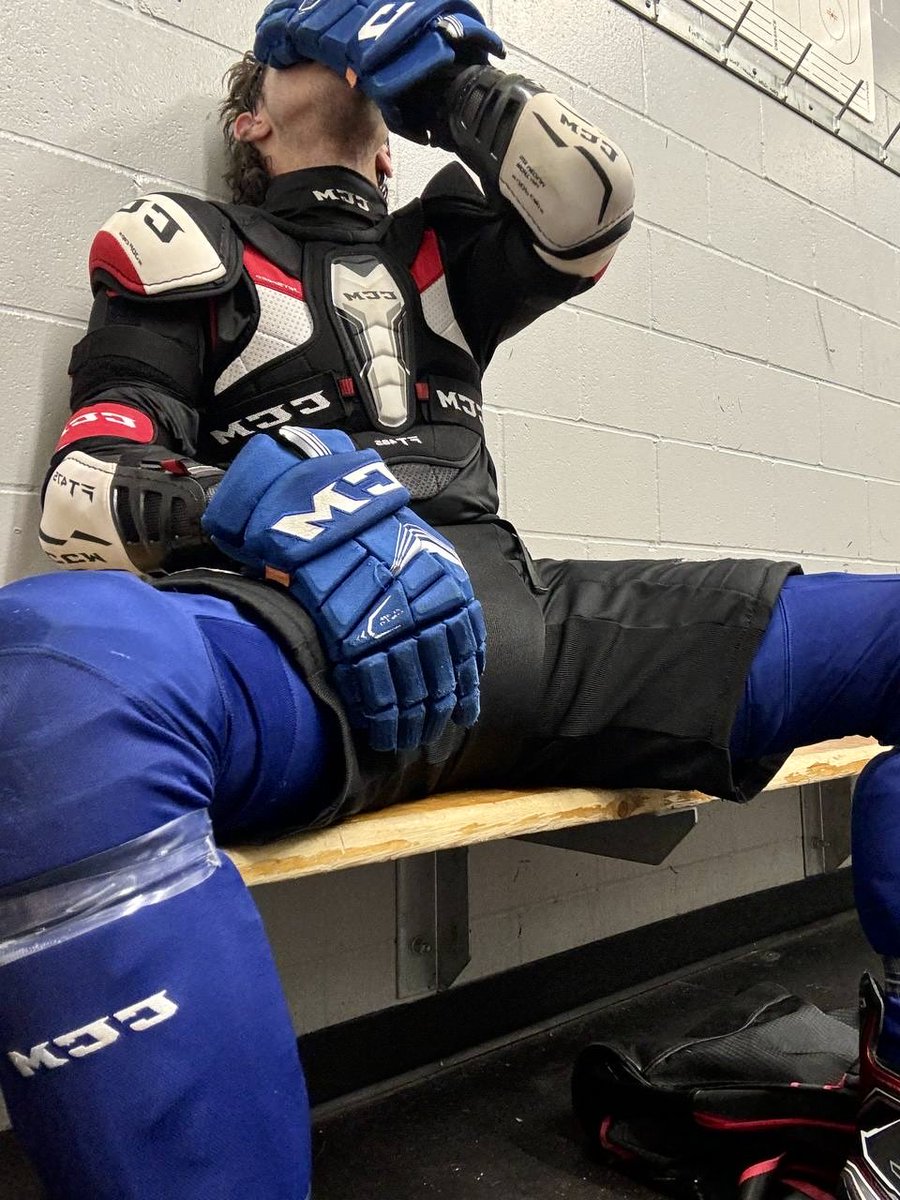 gearedjock's tweet photo. These gloves alone can stink up a dressing room 😛 https://t.co/8lAkfIM21p