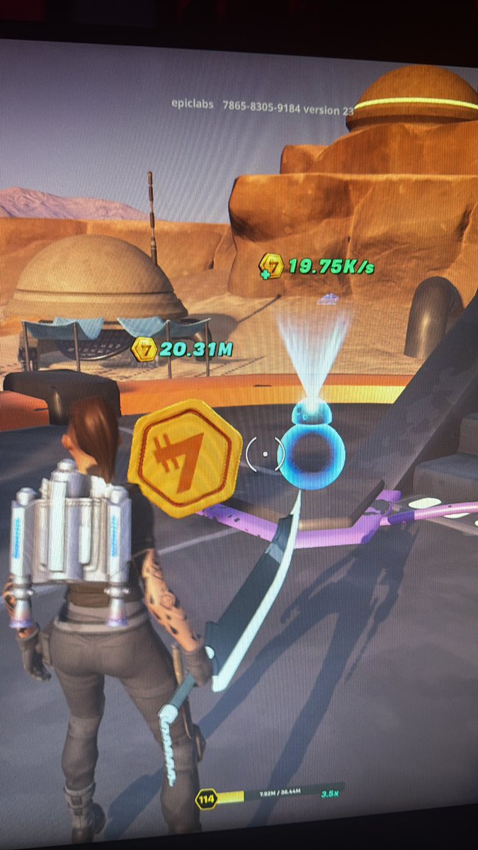 leifscrypto's tweet photo. that sweet sweet BB honey 

 #fortnite droid tycoon live event https://t.co/XBhDQhLuU1