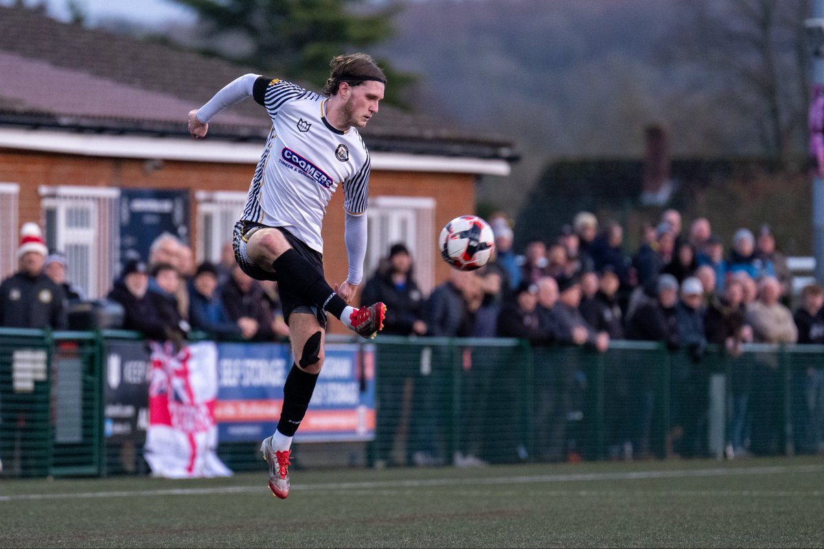 Zakknash's tweet photo. 25/26 ✅ 

- 96 goals in all comps + warm ups ⚽️
- Minus 1 knee 🦵 
- Robbed of an @AvailWatches for no Managers Player of the Season 🏆❌ @JPhillips_SJ @MattBenham_ https://t.co/QcTNHn0rG7