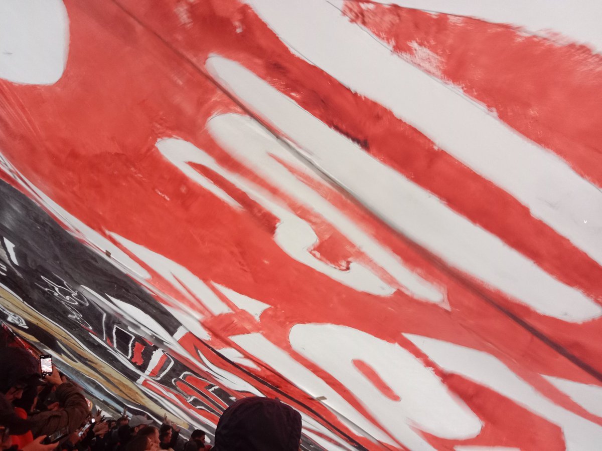 Route_Lorient's tweet photo. #SRFCPFC 2-1 Stade Rennais coupe d'Europe !! Stade Rennais coupe d'Europe !! Stade Rennais coupe d'Europe !! #srfc #rennes #staderennais https://t.co/XlKGWO8yBY