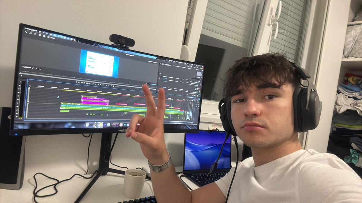 It’s been a while since i did a late night session 🥱

Been putting in the work like crazy lately

What do you think is the best time for work?