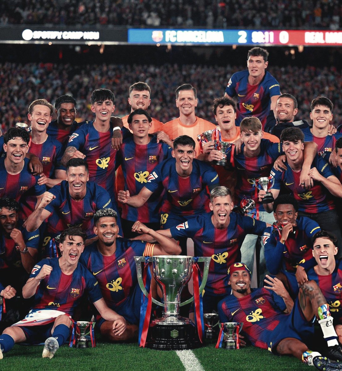 BarcaDivine's tweet photo. Madrid, bastard, salute the Champions!!! https://t.co/v53F0g2aYt