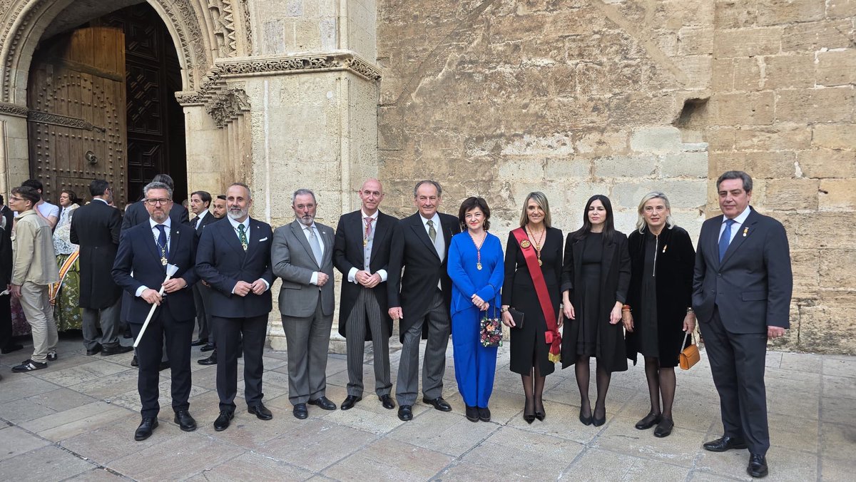 MncGCS's tweet photo. Procesión general de la Virgen de los Desamparados, en la que miles de valencianos han llenado las calles de 🌸🌺 y fervor por nuestra Mare de Déu, nuestra Patrona, la perla del Turia!

@MCatedralVLC https://t.co/bTICMv5dOp
