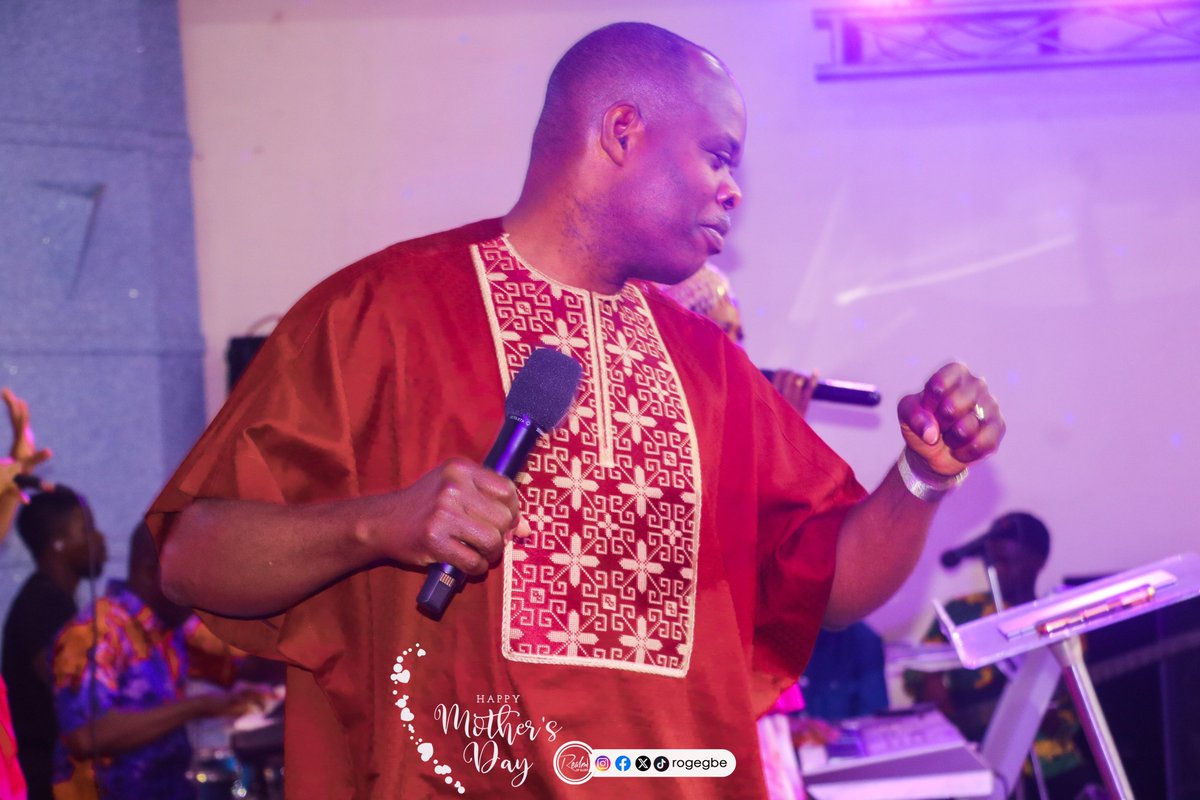 rogegbe's tweet photo. One Service, Diverse Expressions...
It's Thanksgiving vibe.
The mothers diging it out in appreciation to God.
#mothersday #mother #rogegbe #householdoffaith #rogservice https://t.co/ikzT0yt4lX