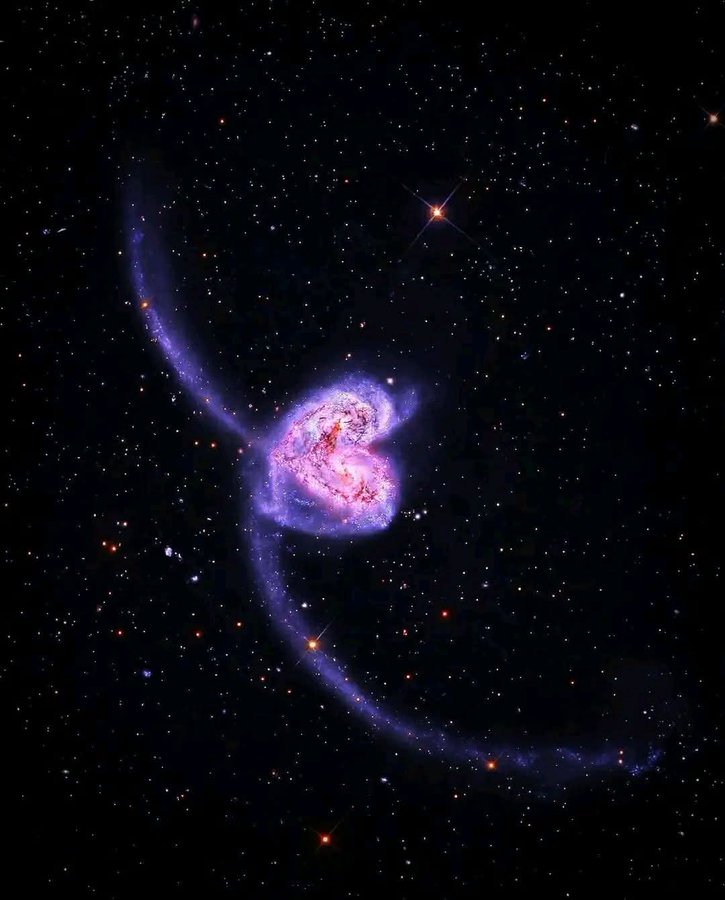 konstructivizm's tweet photo. NGC 4038
This is an image of NGC 4038 and NGC 4039, also known as Caldwell 60/61 or the Antennae Galaxies. https://t.co/XolRNdTy86