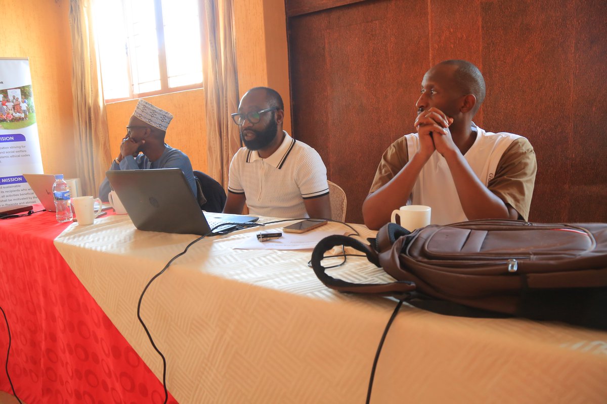 Alamalrwanda's tweet photo. Today, Al Amal held an extraordinary General Assembly to review and harmonize organizational functioning and statutes in line with Law N°58/2024 (20/06/2024) governing NGOs, particularly Article 21. All members reviewed and signed the harmonized Statute, reaffirming compliance. https://t.co/2KGvV5AHHG