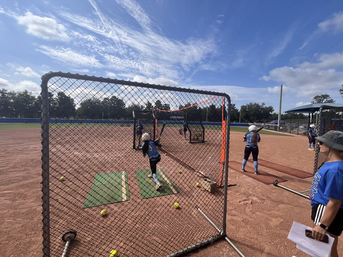 CoachDobbinsSCD's tweet photo. Big Day at the @cfpatssb Spring Prospect Camp powered by Dobbins Softball Consulting &amp; Development! Over 100 excellent PSAs on campus today! #RollPats #CFSoftball #DobbinsSoftball https://t.co/2W9daWYm2c