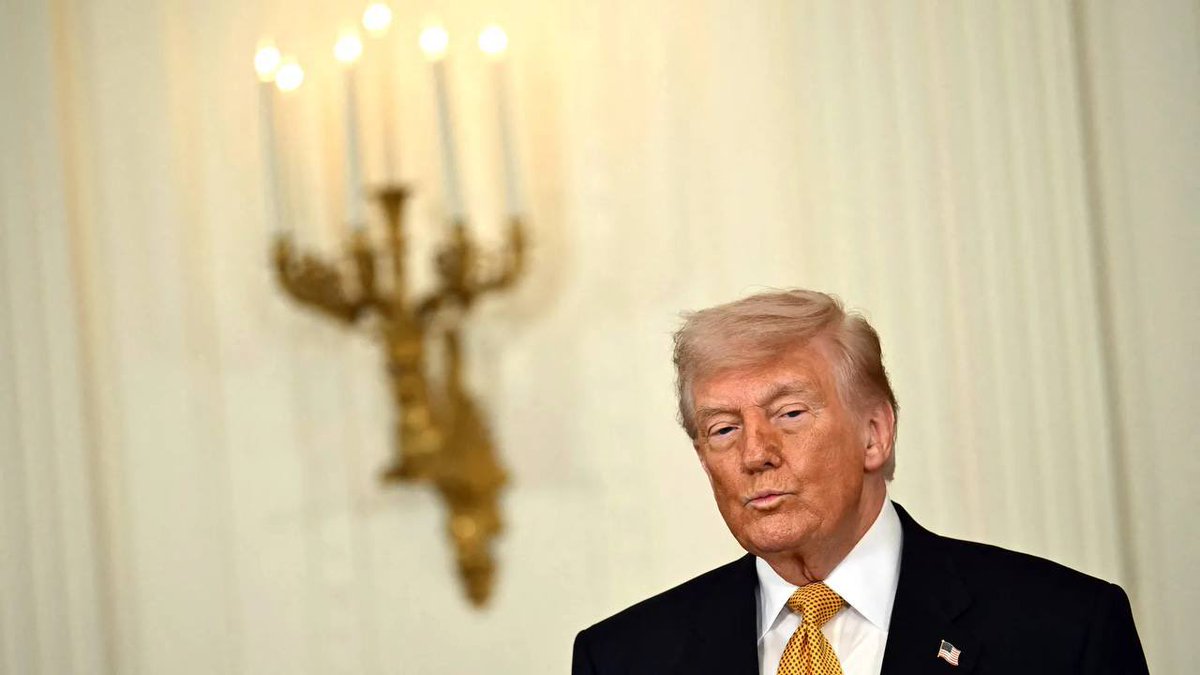 mperomedia's tweet photo. Trump blasts Iran’s response as ‘INAPPROPRIATE’ — tells Axios

Comes right AFTER ‘urgent’ call with Netanyahu

‘Very NICE call’ but negotiations ‘my situation, not everybody else’s’ https://t.co/IE3VUS8rz7