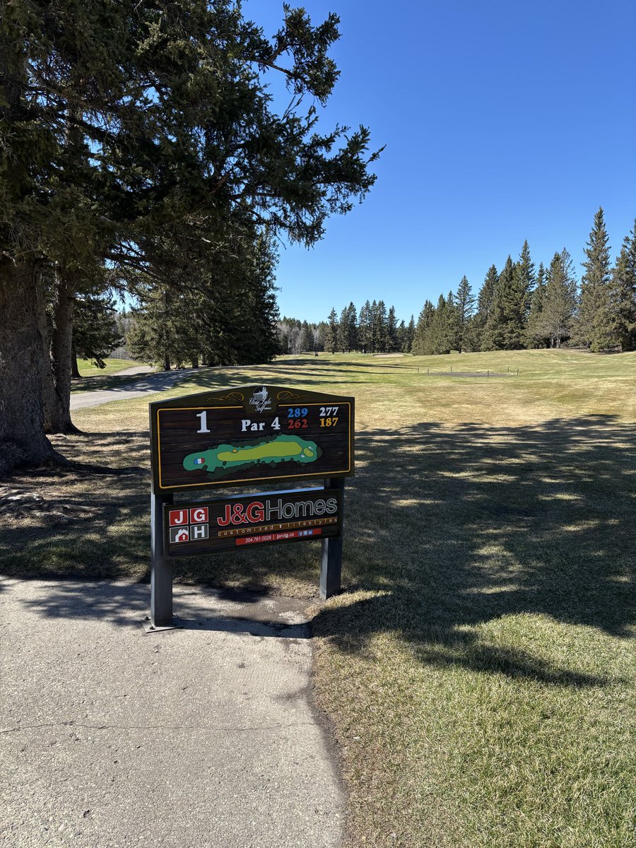 JEM438288's tweet photo. Sometimes the best Mother’s Day gift is a day on the green, remembering that Nature herself is unpredictable. Finding joy in the unexpected turns (and the bunkers!). ⛳️🌸 #QuietDay #NatureHeals #Hope https://t.co/j04intHAXU