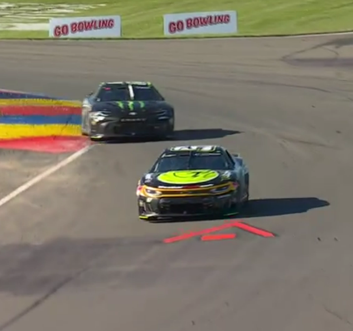 Shane van Gisbergen deletes about 27+ seconds of track time to drive back to the lead under green

Eight laps to go