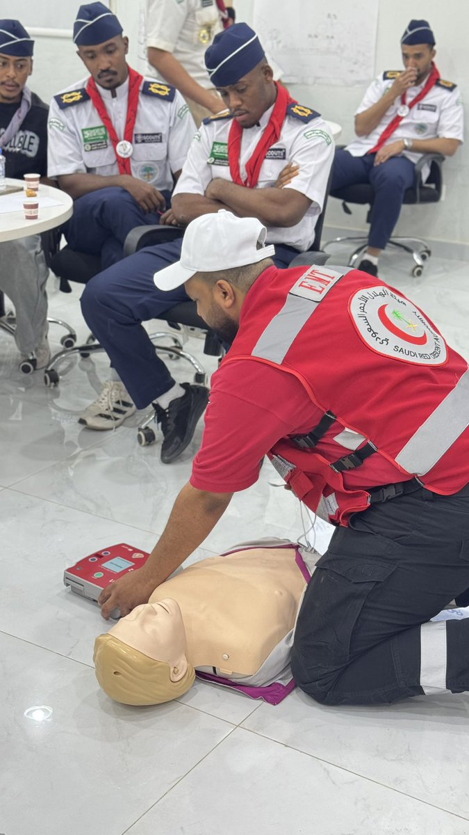scouts_aflaj's tweet photo. معسكر اعدادي للمشاركين في خدمة الحجاج 

الدورات اللتي ستقدم :
دورة إسعافات أولية 
دورة المسح و الإرشاد والخرائط 
دورة التقاليد الكشفية 
دورة فن التعامل مع الحجاج https://t.co/kluiBF32f6