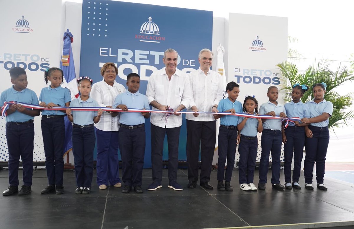 Gobierno inaugura techados en tres escuelas del Gran Santo Domingo en beneficio de más de 2 mil estudiantes calibrandolaactualidad.net/noticias/CA/Go… #calibrandolaactualidad

<a href="/EducacionRDo/">Ministerio Educación RD</a> <a href="/LMDECAMPS/">Luis Miguel De Camps</a> <a href="/PresidenciaRD/">Presidencia de la República Dominicana</a> <a href="/Comunicaciondo/">ComunicacionesDO</a>