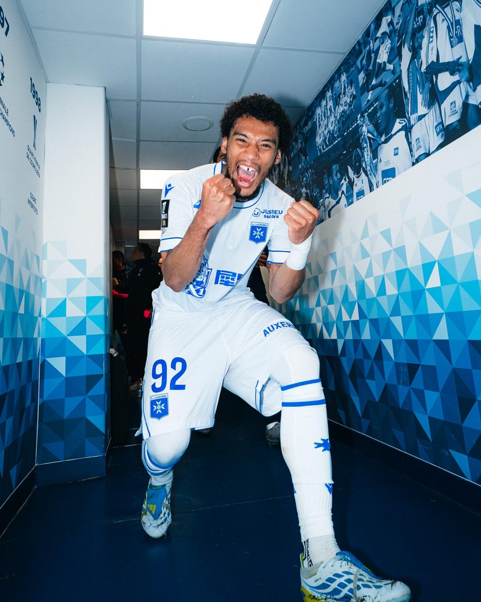 AJ Auxerre tweet media