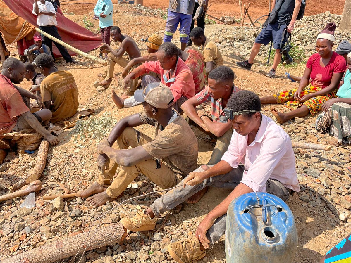 DEMtrust's tweet photo. Mining economies are driving a hidden HIV risk: transient labour, population concentration, rising sex work combined with weak health systems.

DEMT is strengthening SRHR education in mining communities &amp; monitoring service delivery to expose gaps &amp; inform clinical action. 📊✊🏾 https://t.co/V3xzbVGznb