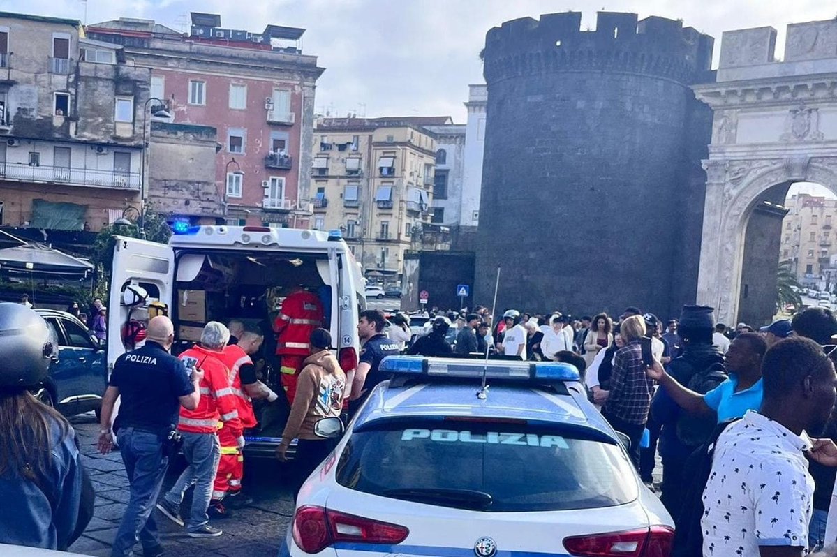 NAPOLI: Uomo di 29 anni originario del Burkina Faso ucciso a coltellate durante una rissa nella zona di Porta Capuana: Fermato un tunisino di 58 anni, si era rifugiato in un bar per paura di essere linciato