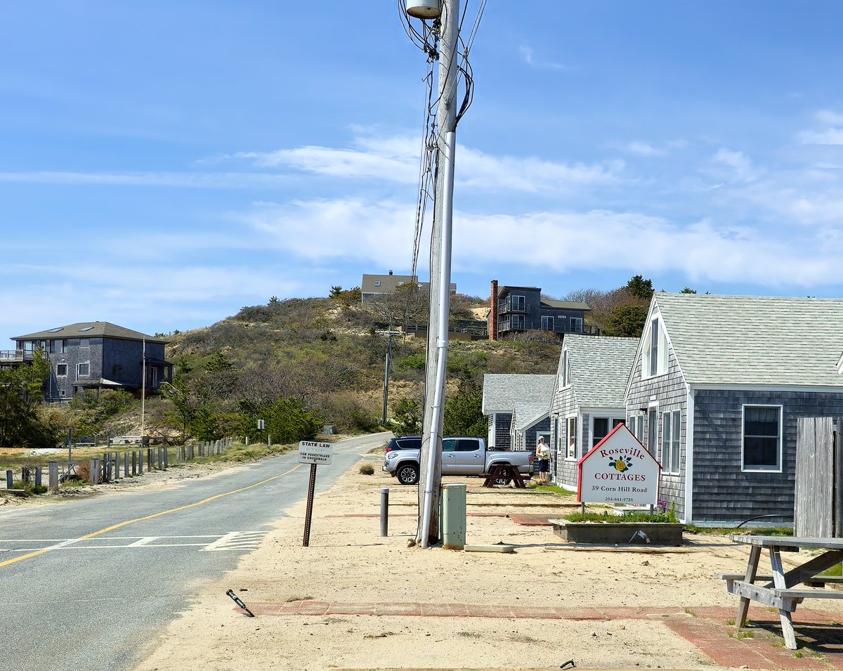 EricTaubert's tweet photo. Today I visited the site where Joel Meyerowitz shot his photo "Roseville Cottages, Truro" in 1976.

I almost want to purchase that one cottage -- just so I can re-install a lit-up phone booth in the front yard...

#capecod #truro https://t.co/1apVoVUB1y