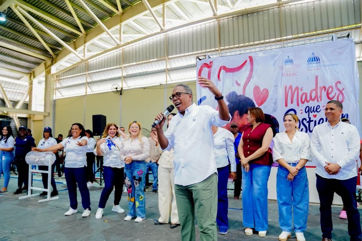 Gobierno impacta a través de DASAC a más de 10 mil madres en cuatro provincias con jornada nacional “Madres que Sostienen” calibrandolaactualidad.net/noticias/CA/Go… #calibrandolaactualidad

<a href="/dasacrd/">Dir. Asistencia Social y Alimentacion Comunitaria</a> <a href="/EdgarAugustoFM/">Edgar Augusto Feliz Arbona</a> <a href="/PresidenciaRD/">Presidencia de la República Dominicana</a> <a href="/Comunicaciondo/">ComunicacionesDO</a>