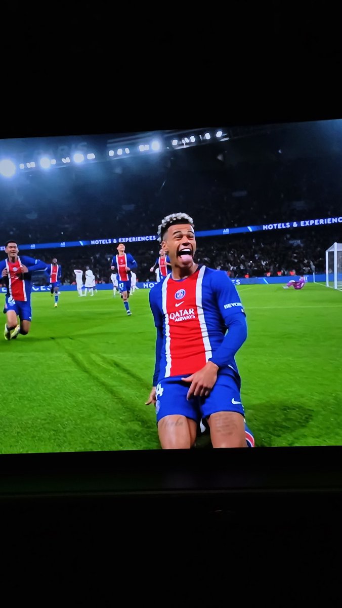 RaiidersJordan's tweet photo. @Julien_27LS Vraiment une pepite ! Et dire que dans 1 semaine je reçois le mien avk le flocage de ce bg 😍 https://t.co/3L0DGFPX8A