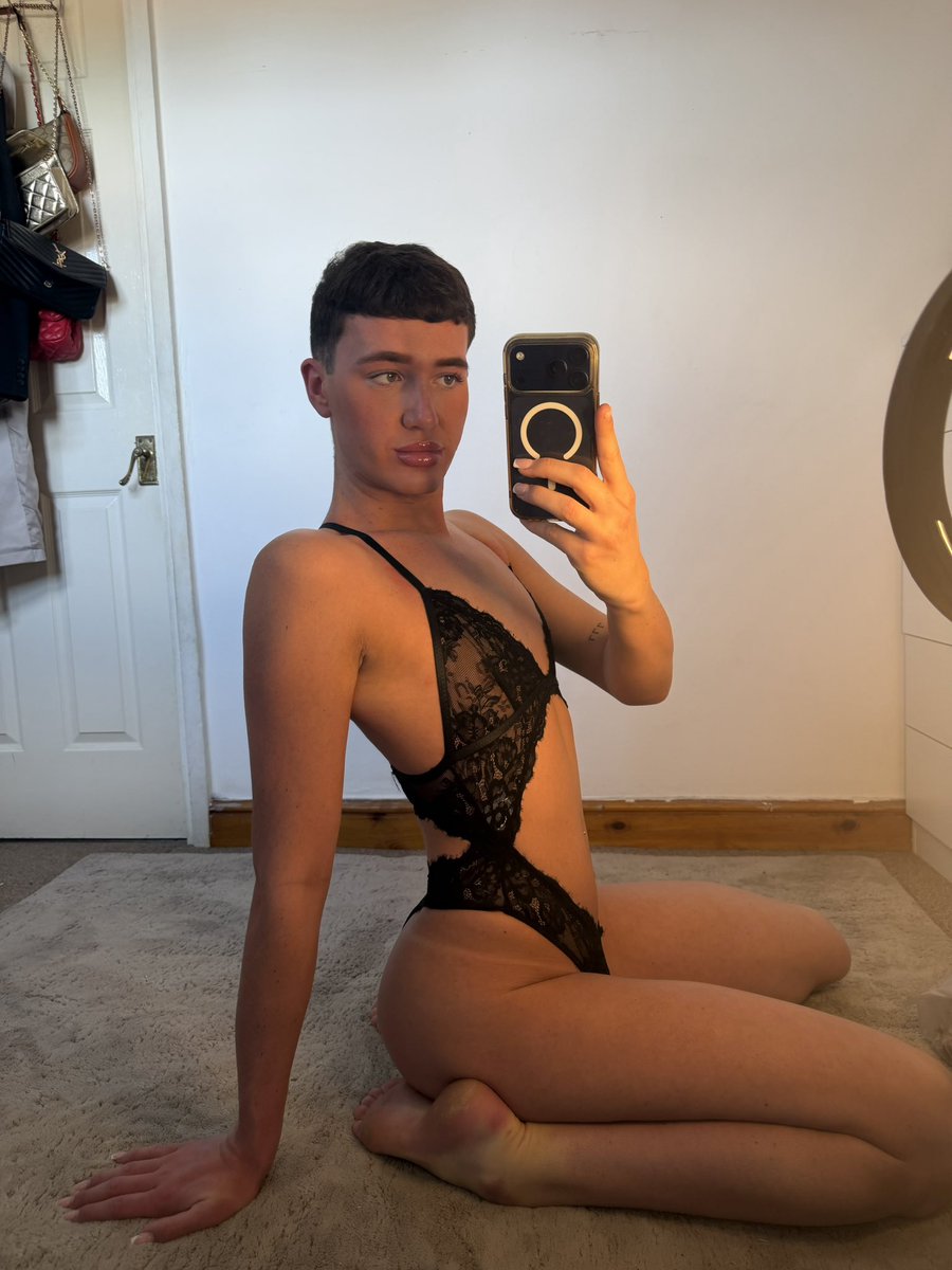 mlfOF_'s tweet photo. DM me…

if u wanna see what i can do 
with my 8.5inch toy 😈 
(you won’t regret it) https://t.co/TSLnl0WacC