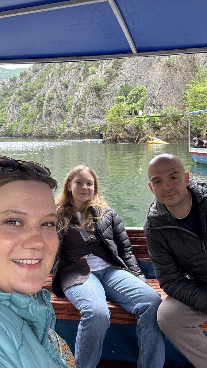 alevyagiz's tweet photo. Karadağ aklımda buz gibi bi yer olarak kaldı. Kosova ise ev sıcaklığında❤️
Hele 3 gün kalıp bugün döndüğüm Üsküp’e, Manastır’a hayran kaldık. Daha çok eksiğimiz var, inşallah zamanla hepsini gezeceğiz, akrabalarımızı göreceğiz 🙏🏻 https://t.co/OCfzvOcMfO