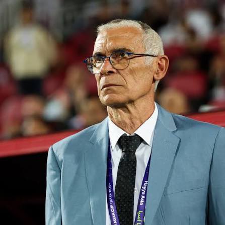 🚨Héctor Cúper es el nuevo entrenador de Universitario 🇵🇪. 
*️⃣Se espera que martes o miércoles arriba a Lima para firmar contrato y asumir en el cargo.