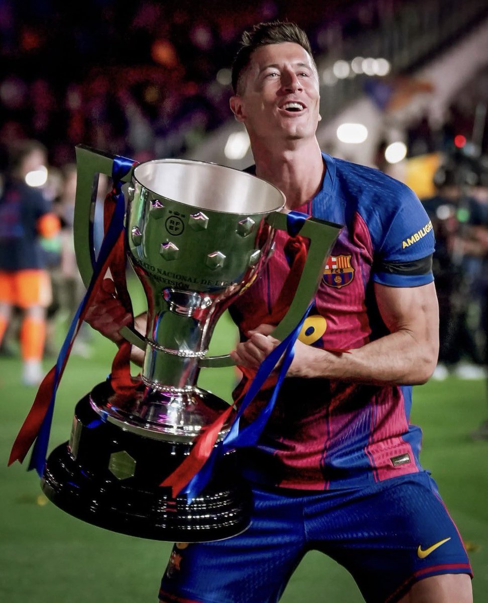 Gracias por venir y hacer historia con este club. 

LEYENDA 🇵🇱💙❤️