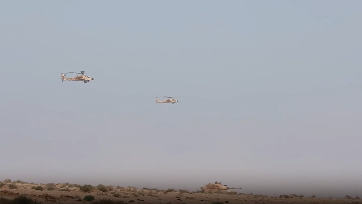 CaelumPugnator's tweet photo. #AL26

🇲🇦🇺🇸| Modernized M113A3 / AH-64E V6 providing aerial overwatch for M1A1SA tanks during AL26 DV Day https://t.co/rwWdAFdZd6