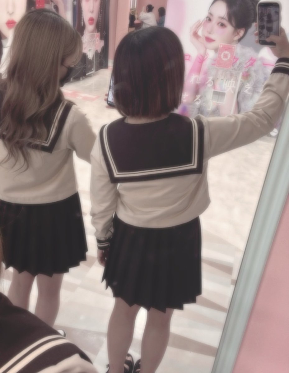 9_x71's tweet photo. 見てみてセーラ服！！！
学生に戻りたい😢💭💕

 #セーラ服 #学生 #コスプレ https://t.co/dTluG0CndU
