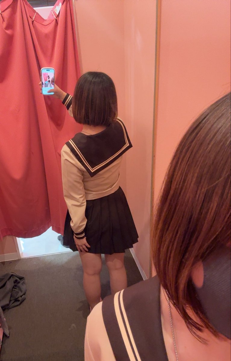 9_x71's tweet photo. 見てみてセーラ服！！！
学生に戻りたい😢💭💕

 #セーラ服 #学生 #コスプレ https://t.co/dTluG0CndU