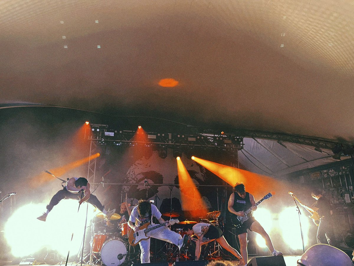 josh_chvz's tweet photo. the greatest band in the world @thearmed https://t.co/MwRVnsgsQ0