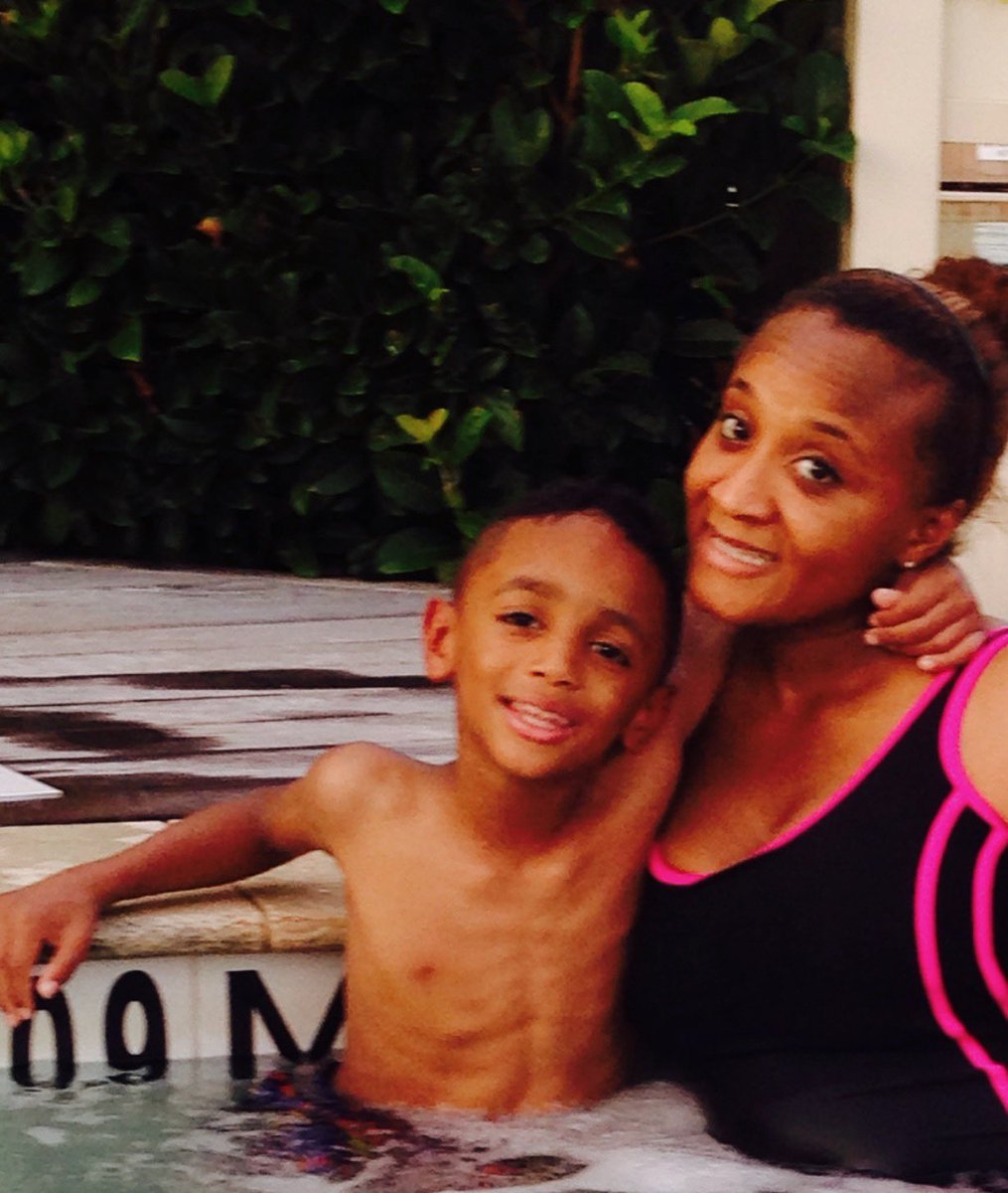 2_langstonn's tweet photo. Happy Mothers Day to the best Mom EVER! Love you❤️!!! https://t.co/xAoQMrnLBl