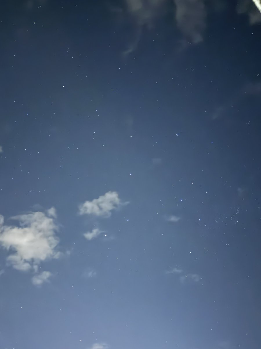 Phelipefleury's tweet photo. Primeiro paciente entregue, Aeronave sanitizada, abastecida e agora vamos para o segundo paciente da noite!!
UTI Aérea Não para!!!!
Ps. Que céu lindo em Palmas hoje!!!
#sempreprontos https://t.co/kc69J0qFVE