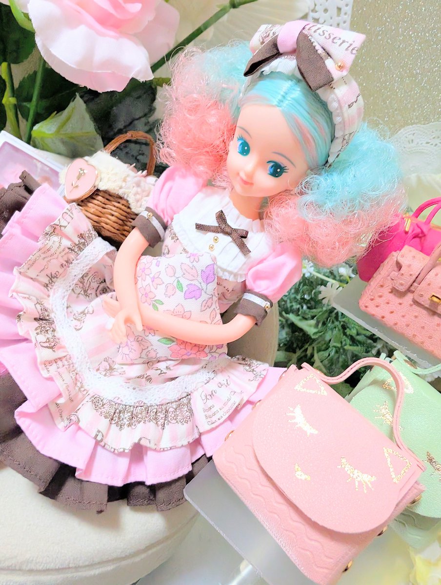 ポップな夢かわジュディさん✨ ピンクバッグと一緒に撮影✨ この夢かわ