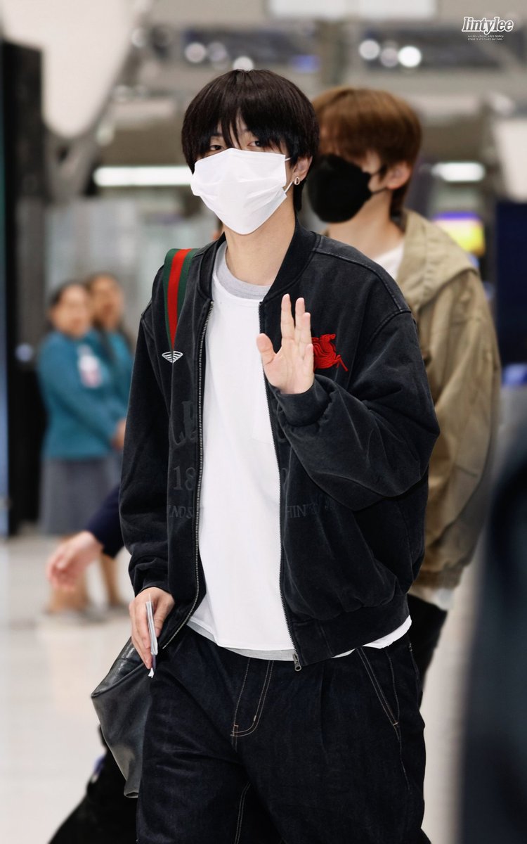 ◇티우◇ tweet media