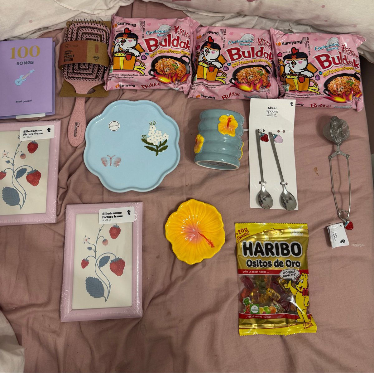 15rawr's tweet photo. Haul chiquito de hoyy 🫐 #cleptotwt #cleptogirl #liftwt siempre se me olvida hacer hauls srry 💔 https://t.co/pk3QuqRQxl